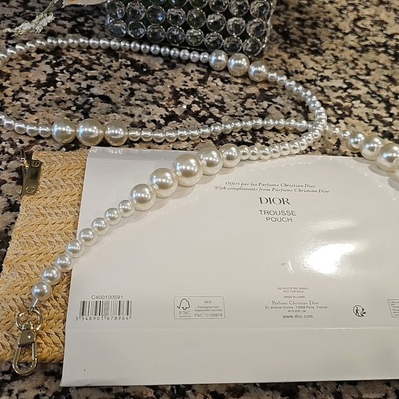 New Christian Dior Beauty Trousse Pouch clutch with box & strap. - Picture 12 of 13